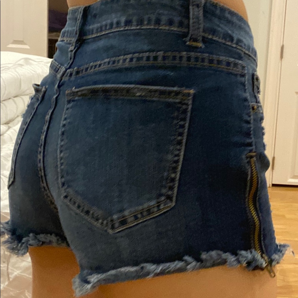 Fashion Nova zipper shorts